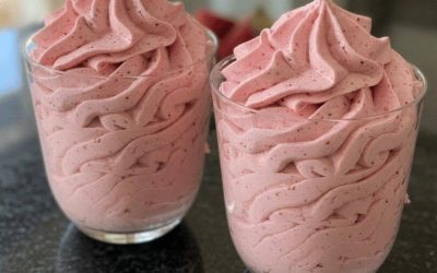 Ypač kreminis braškių musas – 3 ingredientai ir nuostabūs rezultatai