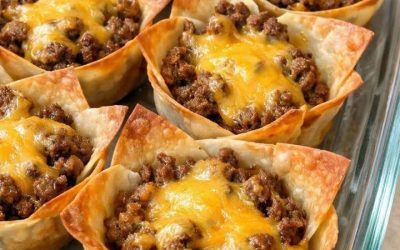 Mano sesuo atsinešė šių pikantiškų kąsnelių į mūsų pavasario puotą ir jie akimirksniu dingo. Jums tereikia 4 paprastų ingredientų, kad pagamintumėte tobulą.