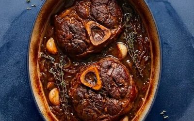 Veršienos blauzdelės, troškintos raudoname vyne (Osso Buco stiliumi): tirpstančiai minkštos, aromatingos, nenugalimos