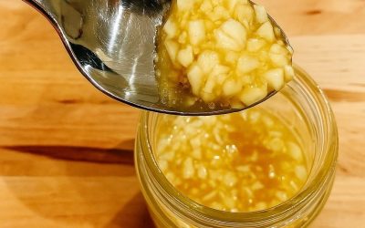 Česnakas, obuolių sidro actas ir medus: derinys, padedantis kovoti su diabetu, nutukimu ir virškinimo sutrikimais.